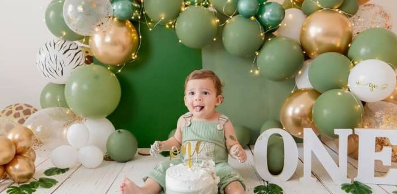 10 Creative Ideas For First Birthday Photoshoots