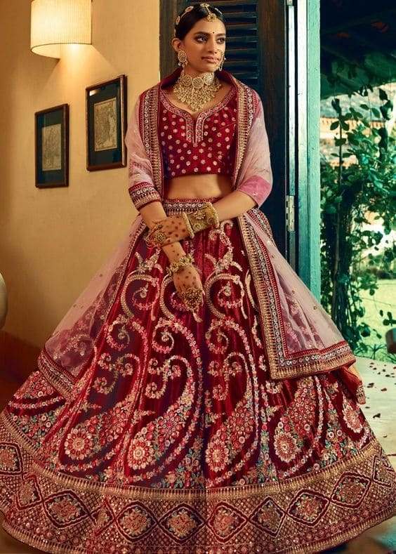 Took 8 Long Months, This Bride Designed Her Own Wedding Lehenga With  Banarasi Weaves